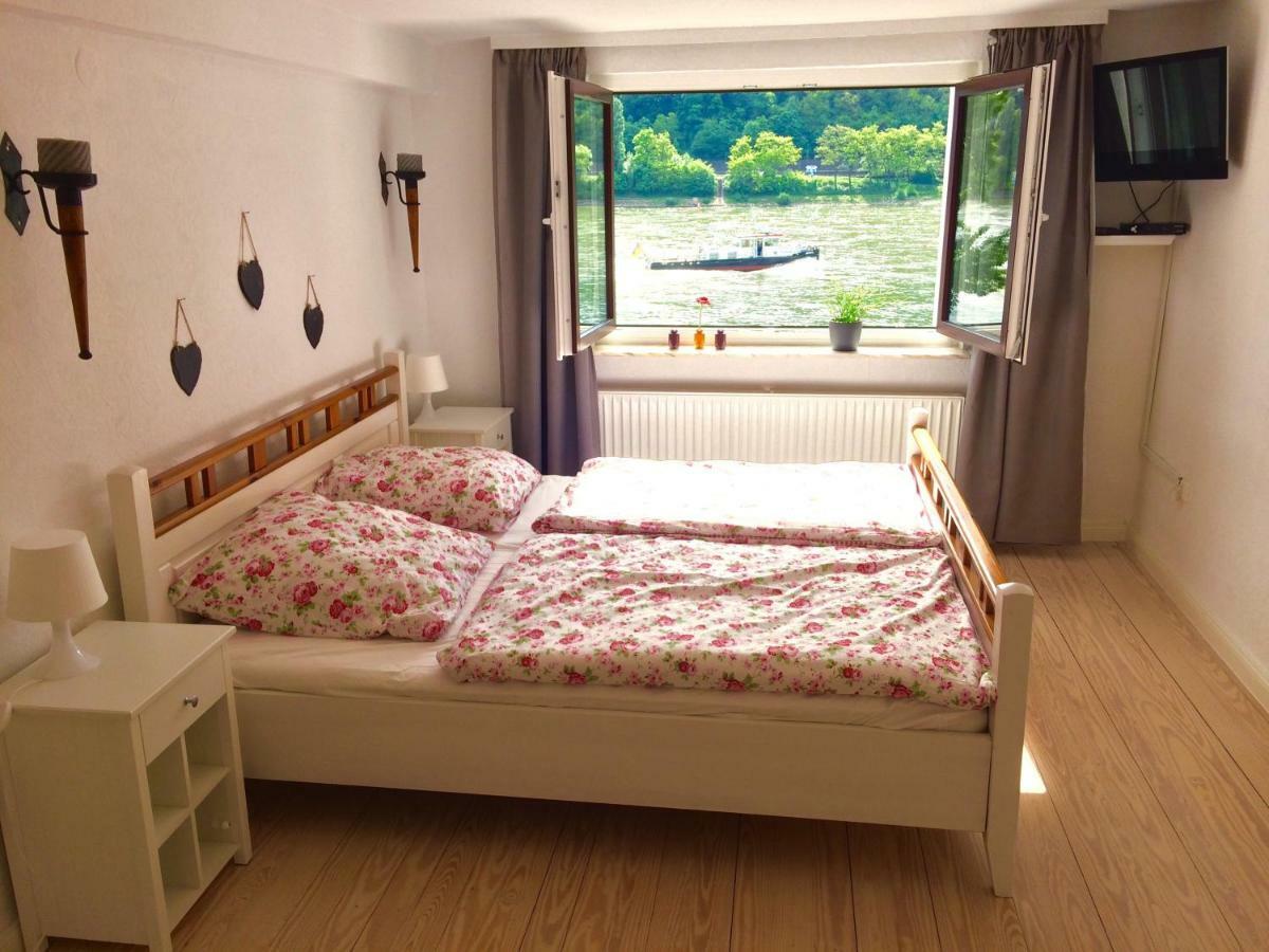 Haus Am Ufer Mit Rheinpanoramablick Apartman Koblenz  Kültér fotó