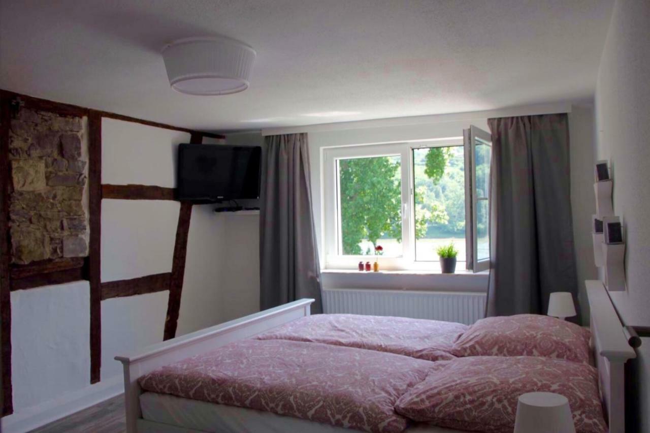 Haus Am Ufer Mit Rheinpanoramablick Apartman Koblenz  Kültér fotó